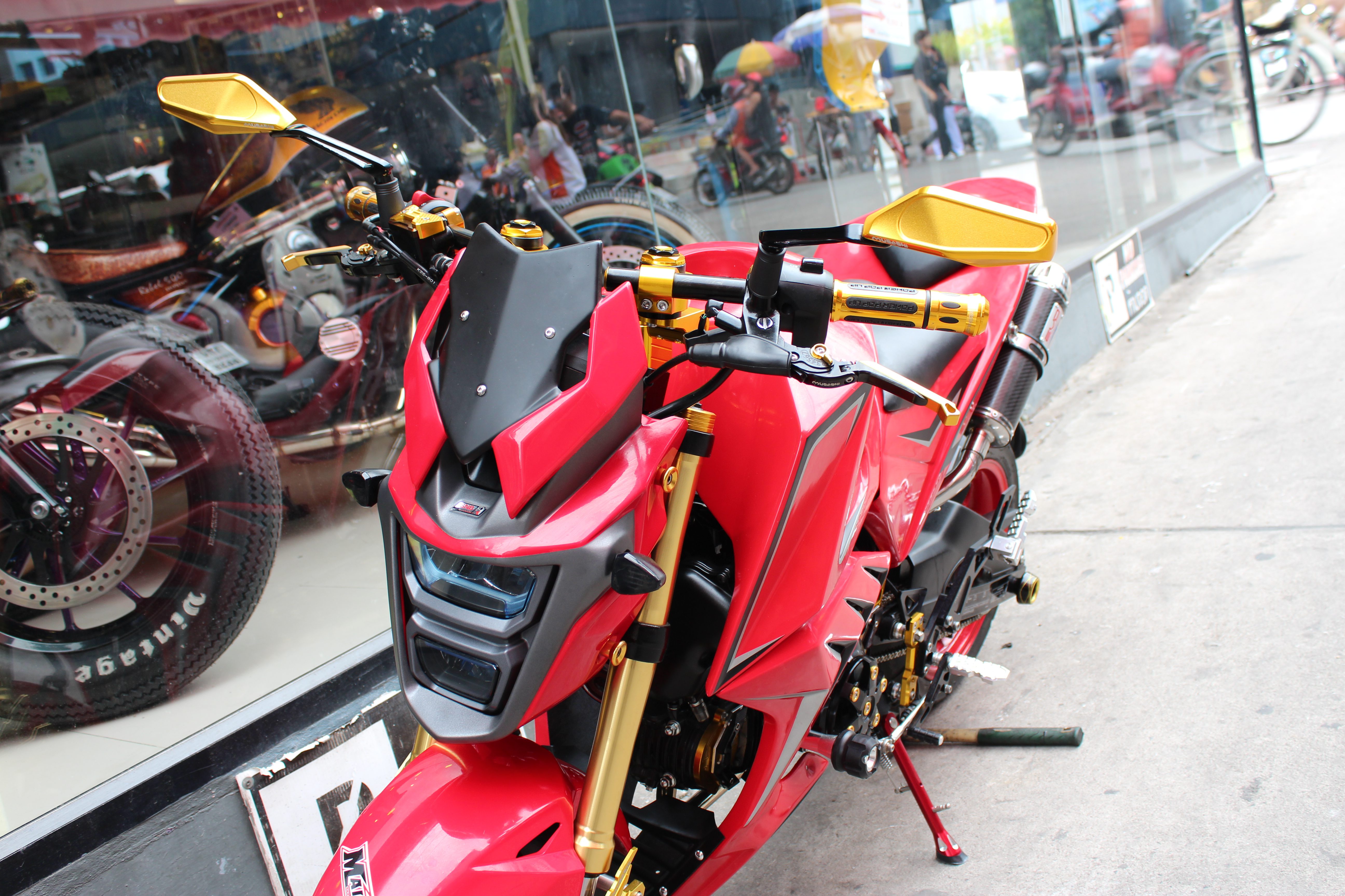 Honda MSX SF 125 -RED