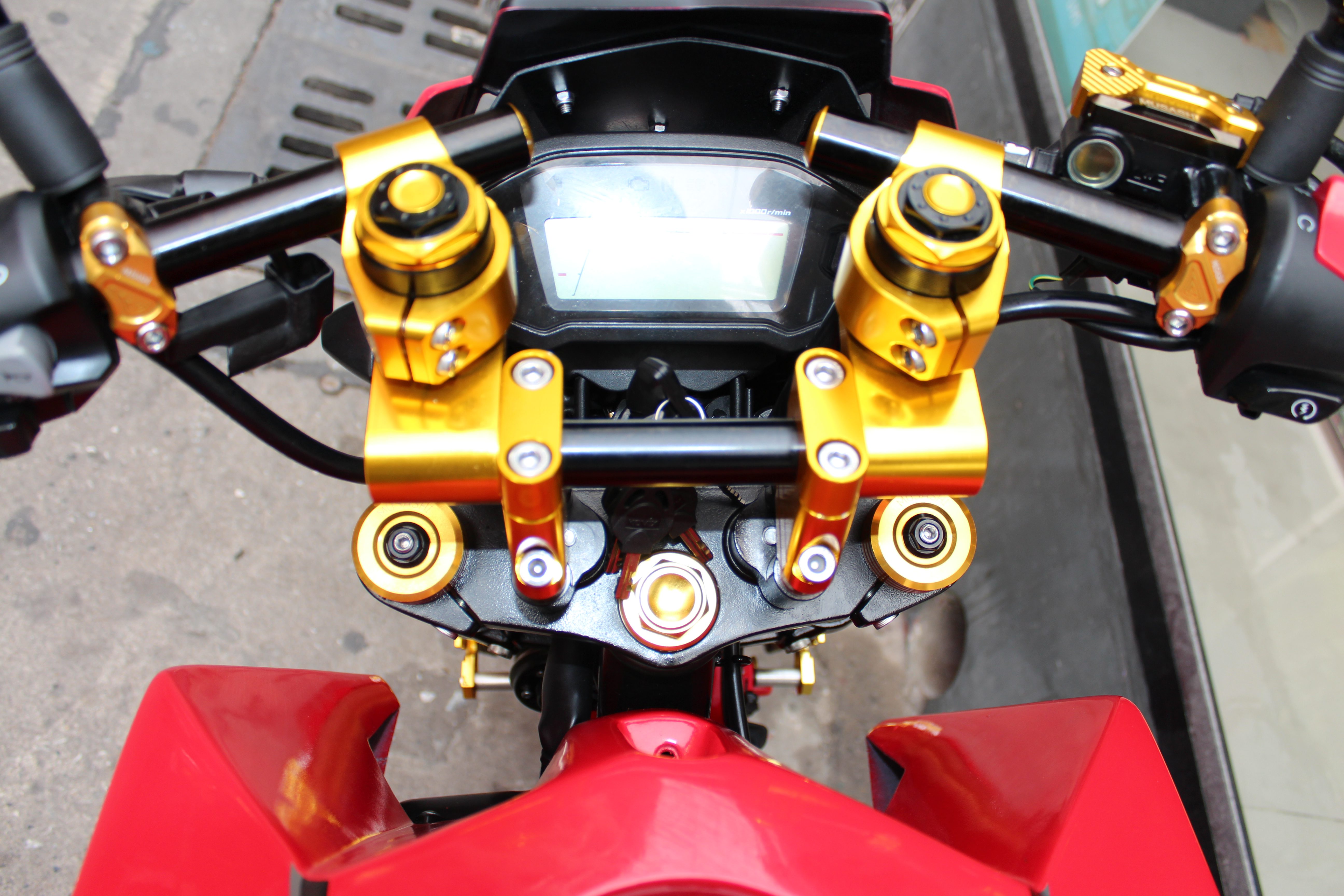 Honda MSX SF 125 -RED