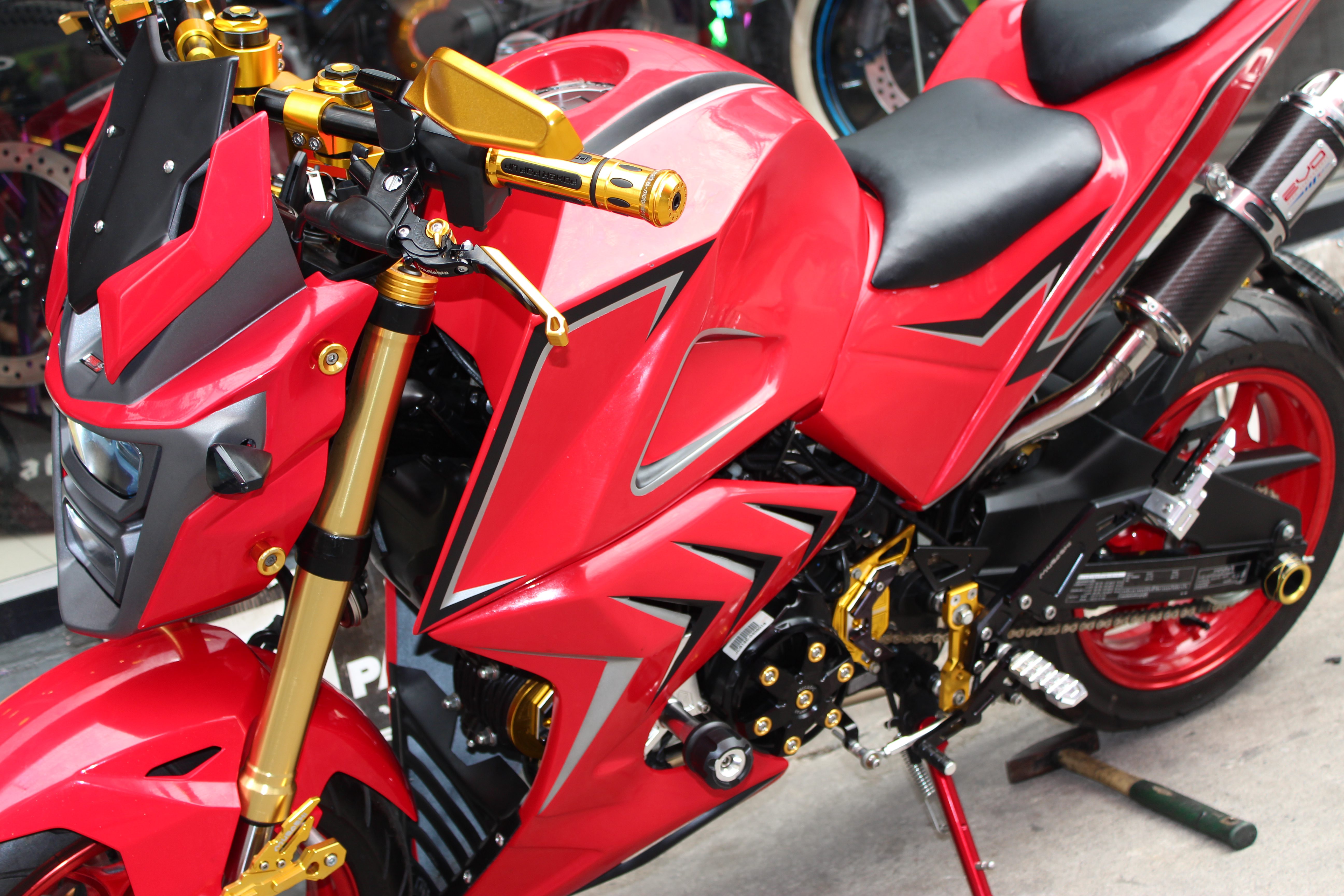 Honda MSX SF 125 -RED